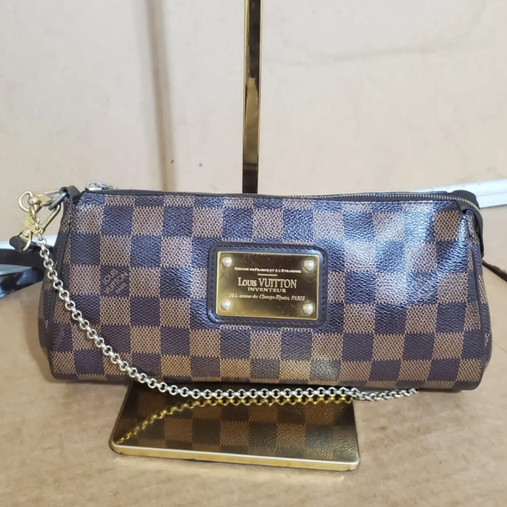 LOUIS VUITTON Damier Ebene Eva Clutch/Crossbody Bag